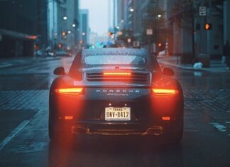 Czy wymiana płynu hamulcowego poprawia hamowanie?