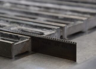 Jaka stał na wykrojniki?