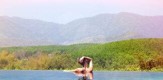 Ile waży Infiniti Q50?