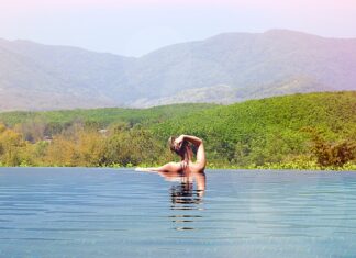 Ile waży Infiniti Q50?