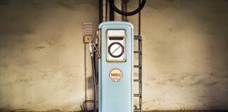 Ile spala paliwa Lexus GS 300?