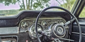 Ile kilometrów jest z Ziemi na Księżyc?