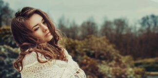 Jak myć włosy lalce?