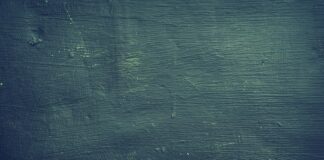 Kiedy przybory szkolne są najtańsze?