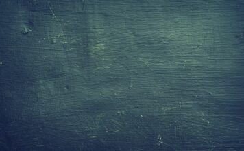 Kiedy przybory szkolne są najtańsze?