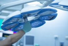 Wyposażenie sal operacyjnych w kontekście flow chirurgicznego – jak sprzęt wpływa na płynność pracy zespołu? wyposażenie sal operacyjnych